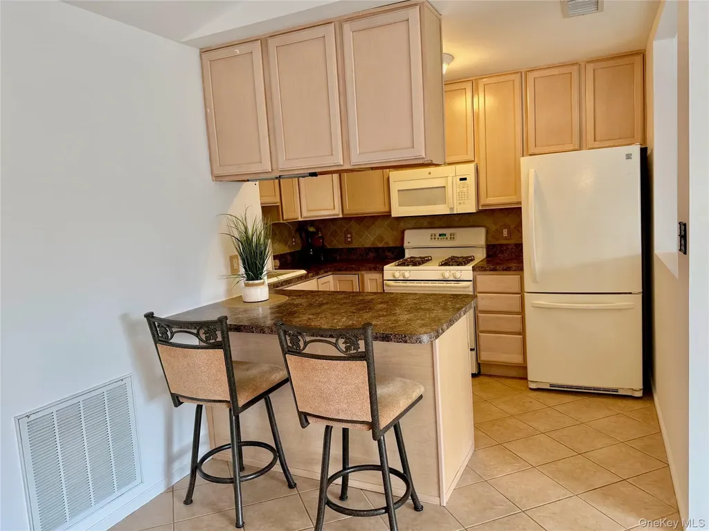 6 Morley Circle Melville NY 11747