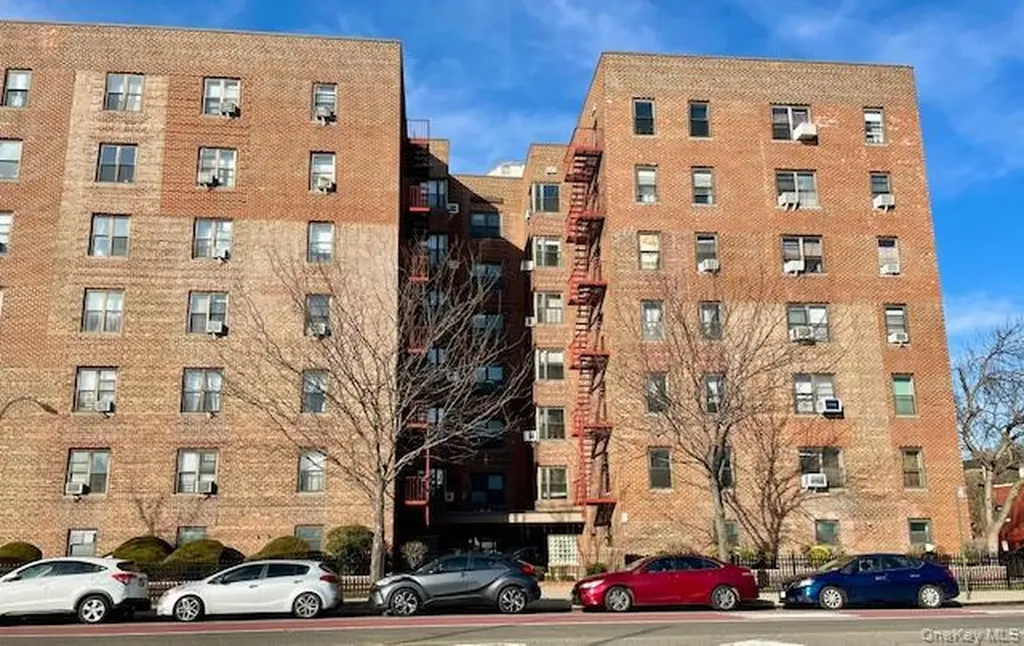 88-11 Northern Boulevard Jackson Heights NY 11372