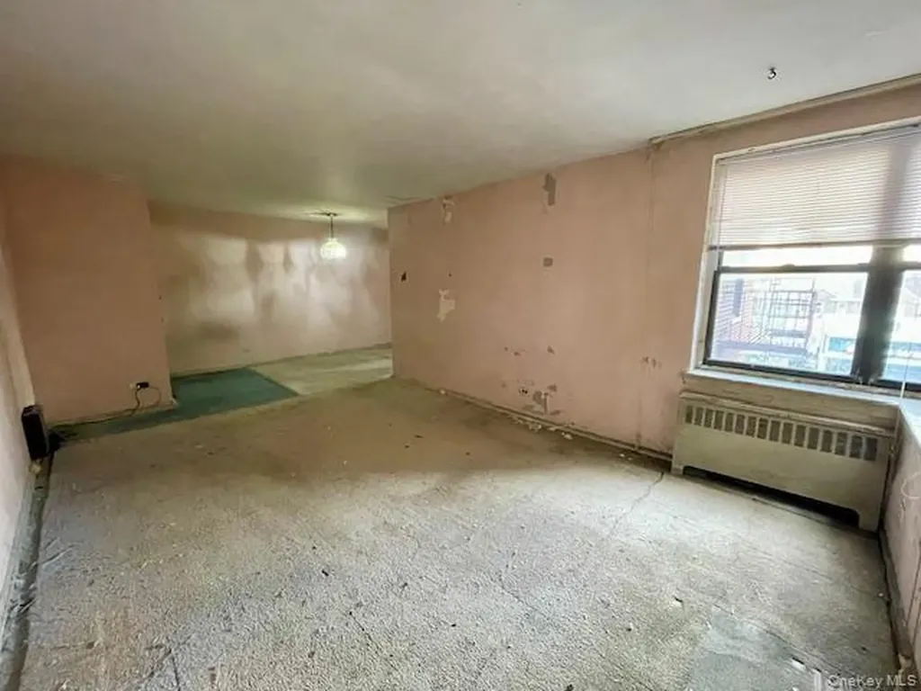 88-11 Northern Boulevard Jackson Heights NY 11372