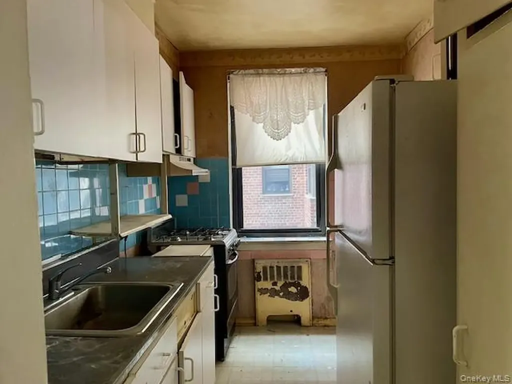 88-11 Northern Boulevard Jackson Heights NY 11372