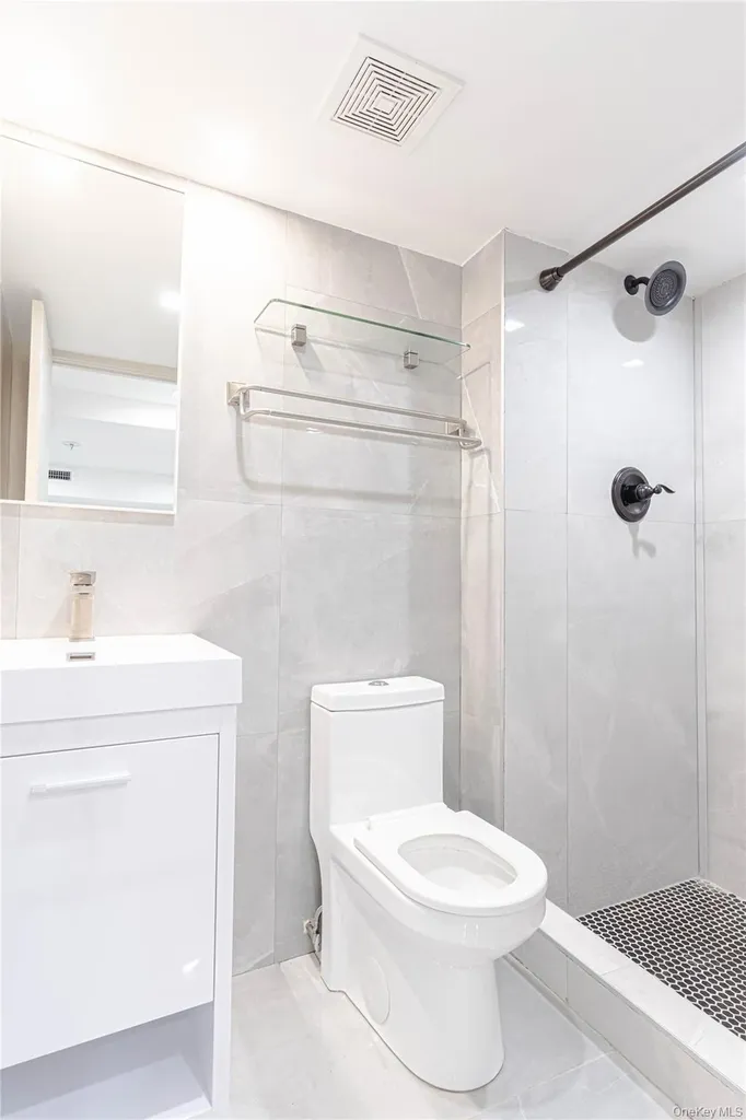 282 E 38th Street Brooklyn NY 11203