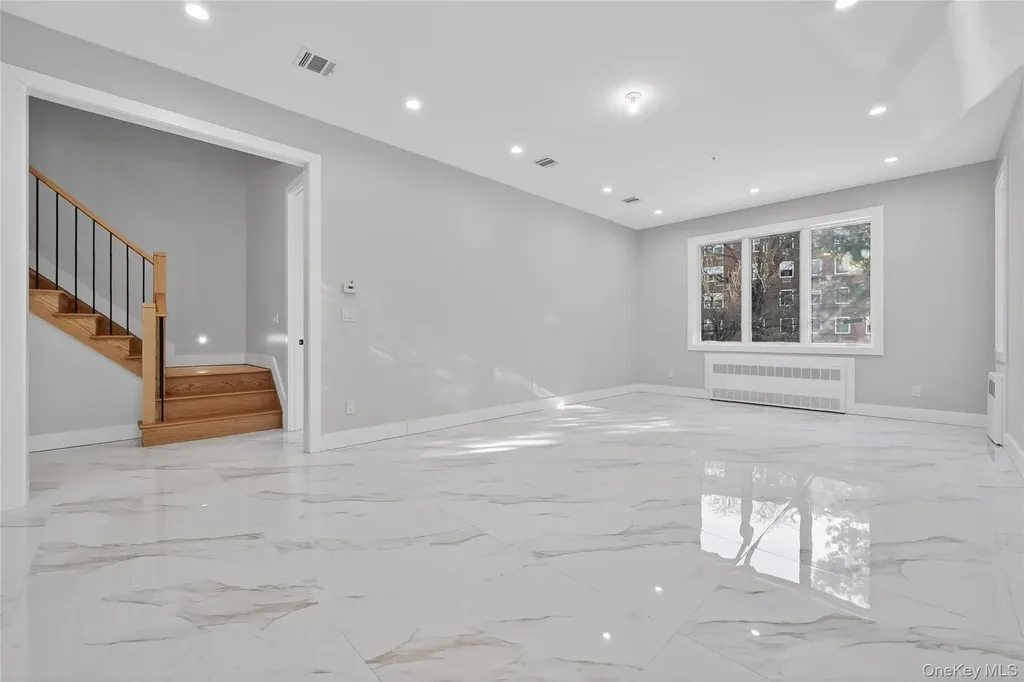 35 S Cole Avenue Spring Valley NY 10977