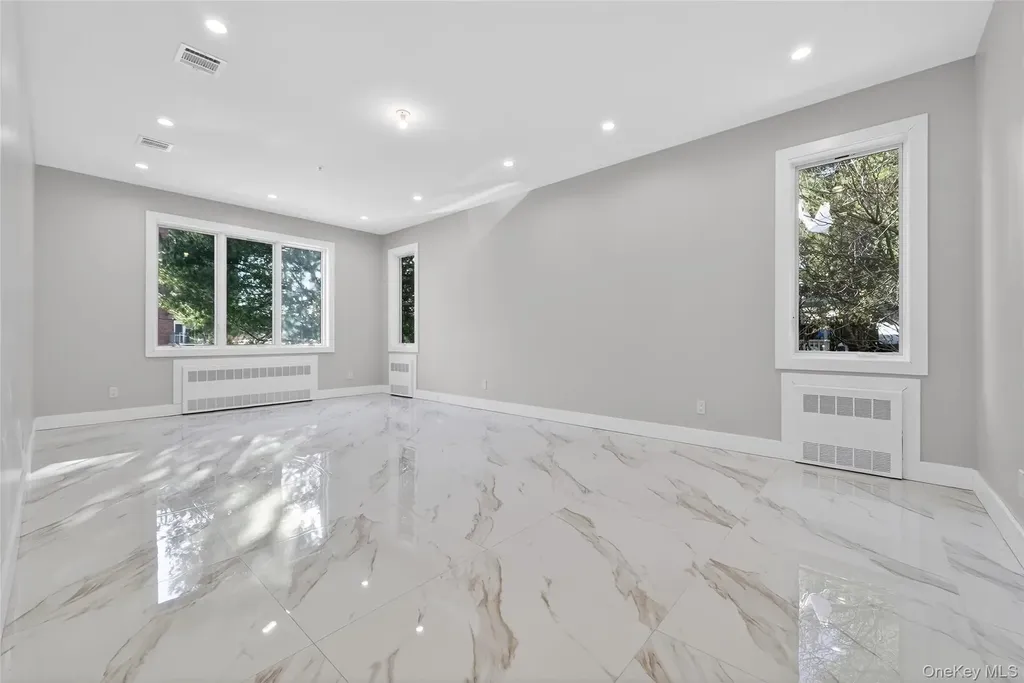 35 S Cole Avenue Spring Valley NY 10977