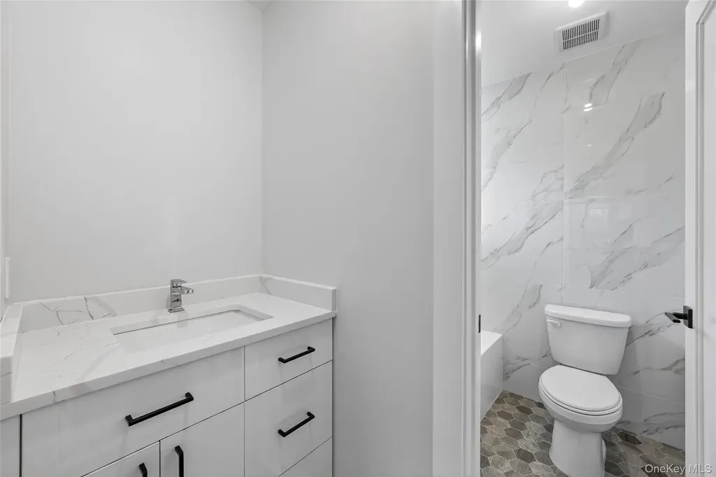 35 S Cole Avenue Spring Valley NY 10977