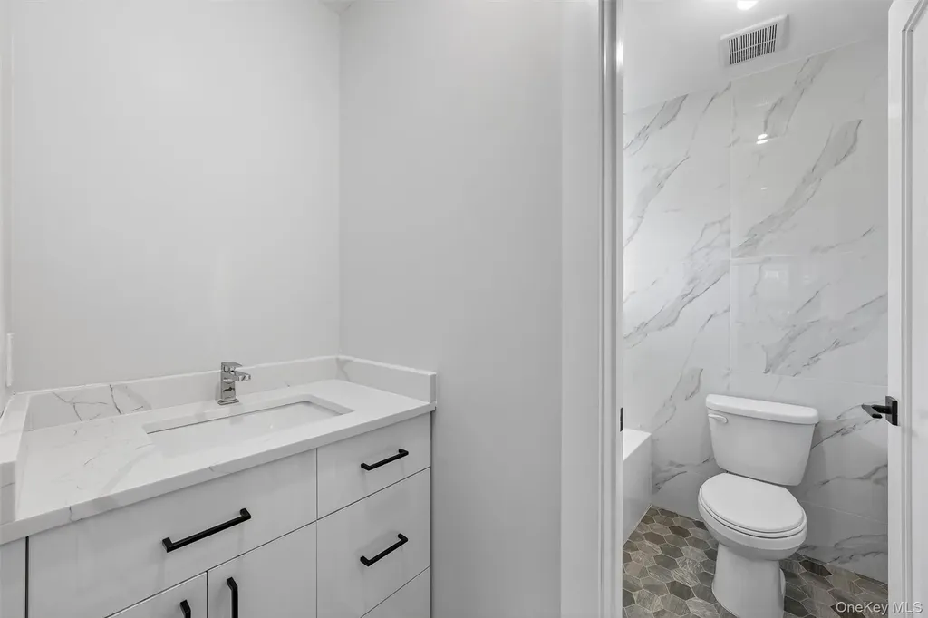 35 S Cole Avenue Spring Valley NY 10977