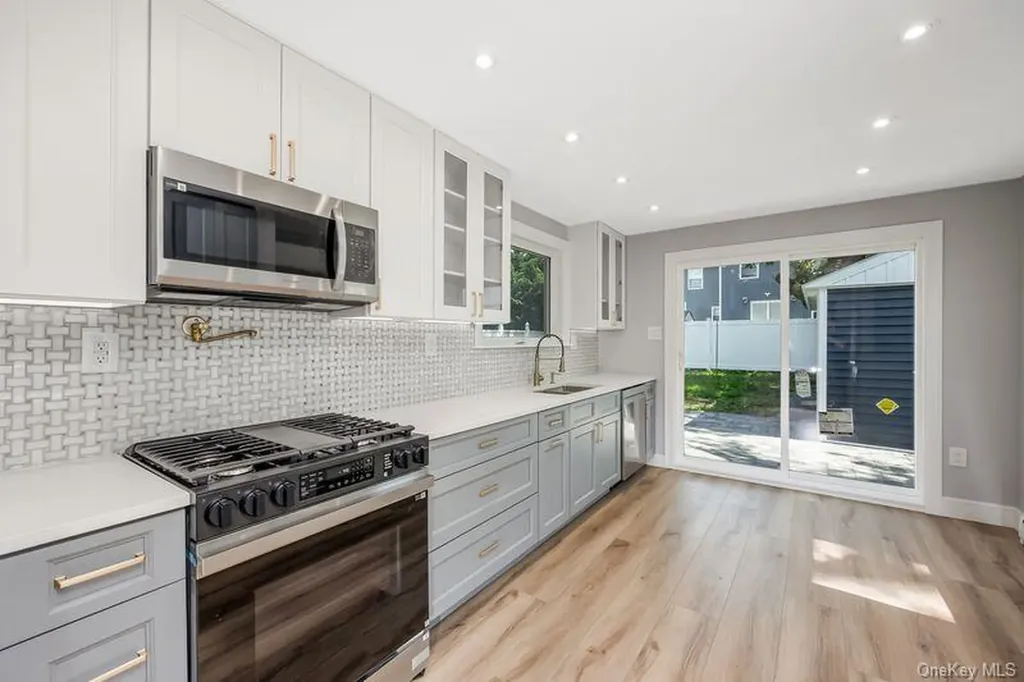 335 Peninsula Boulevard Cedarhurst NY 11516