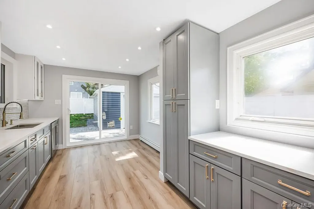 335 Peninsula Boulevard Cedarhurst NY 11516