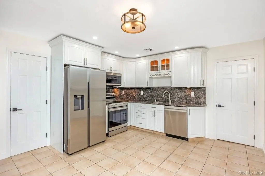 59 Nelson Road Selden NY 11784