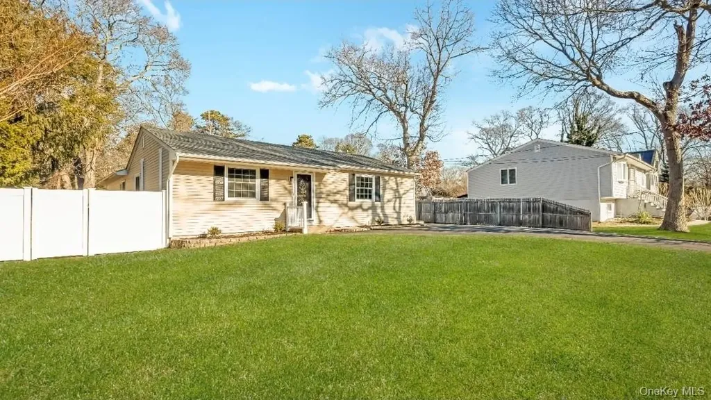 59 Nelson Road Selden NY 11784