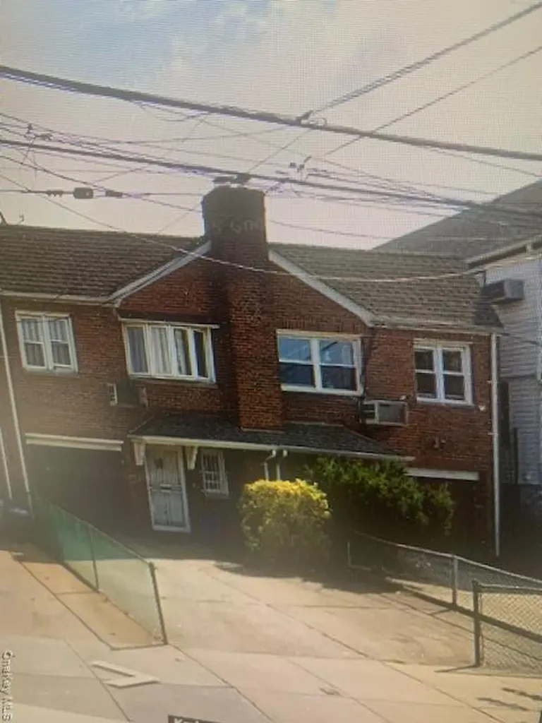 5711 Lawrence Street Flushing NY 11355