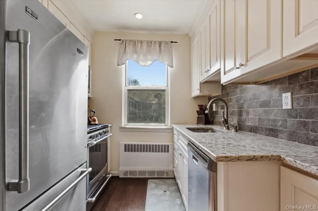 15 Bryant Crescent White Plains NY 10605