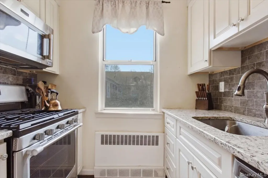 15 Bryant Crescent White Plains NY 10605