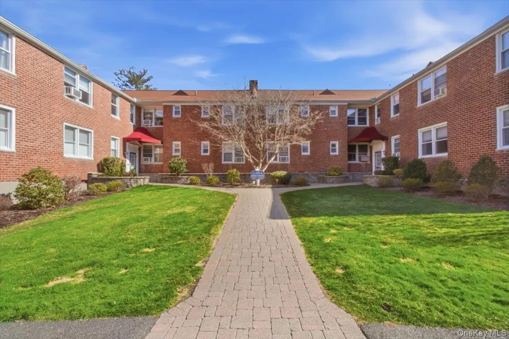 15 Bryant Crescent White Plains NY 10605