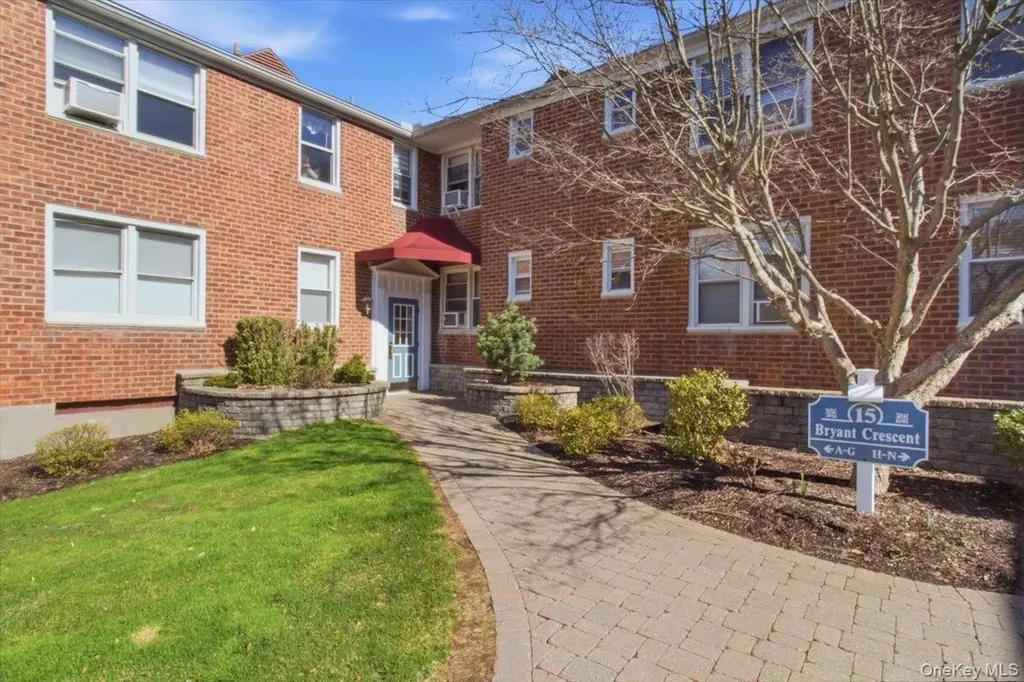 15 Bryant Crescent White Plains NY 10605