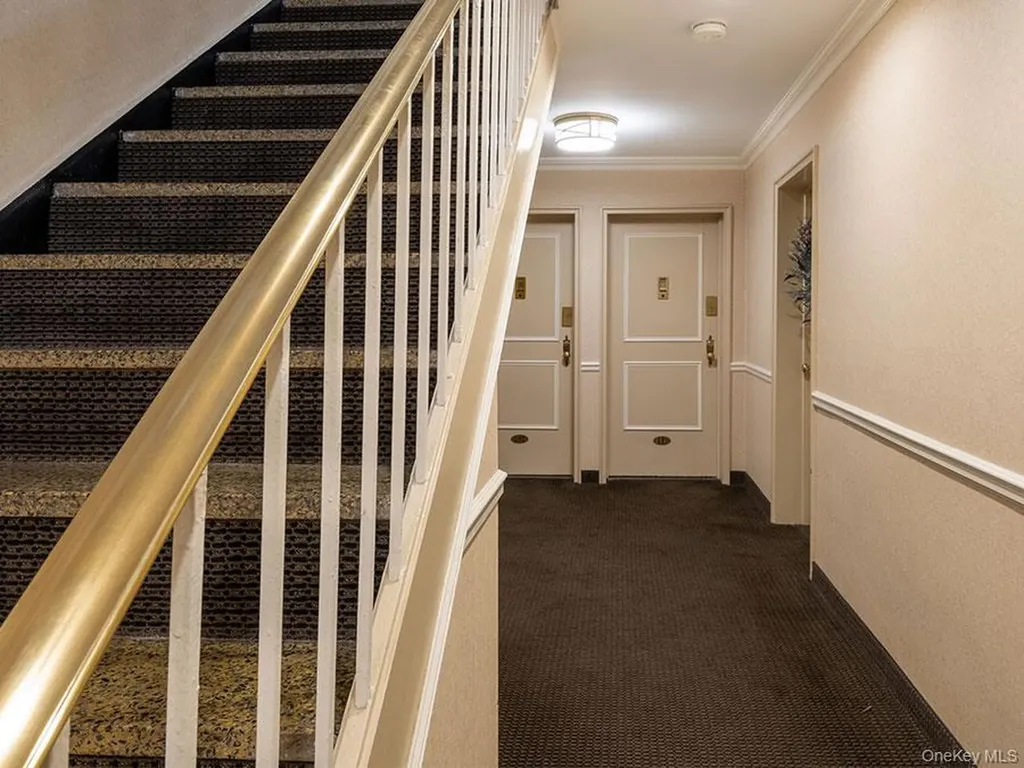 15 Bryant Crescent White Plains NY 10605