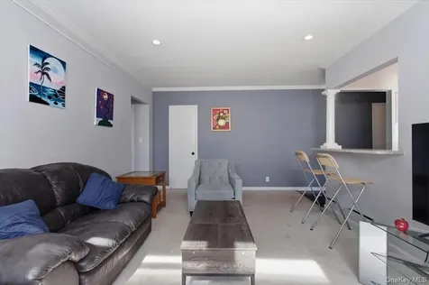 15 Bryant Crescent White Plains NY 10605
