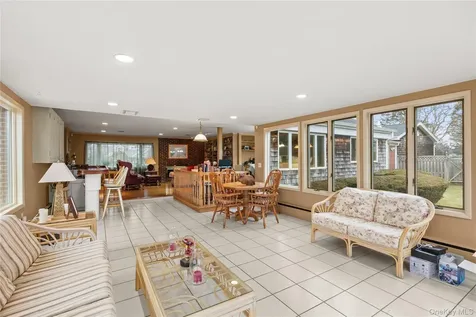 66 Davison Lane E West Islip NY 11795