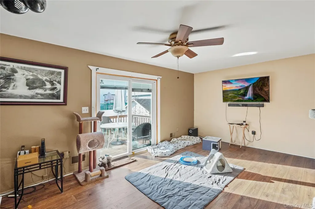 82 Division Avenue Spring Valley NY 10977