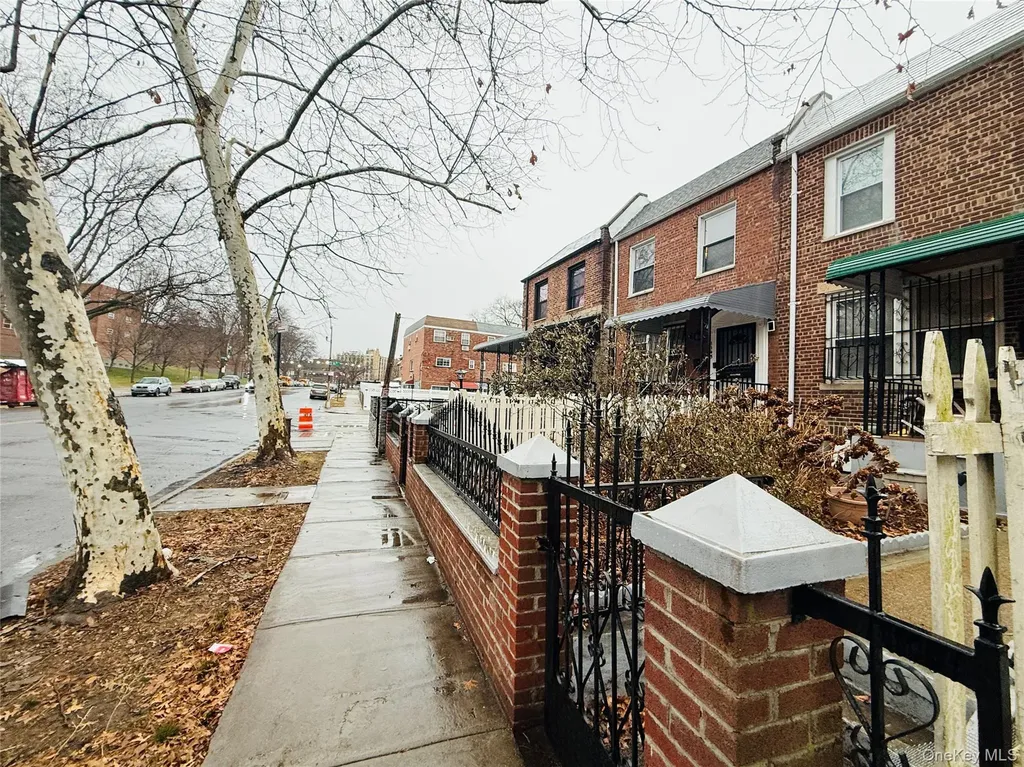 1159 Grenada Place Bronx NY 10466