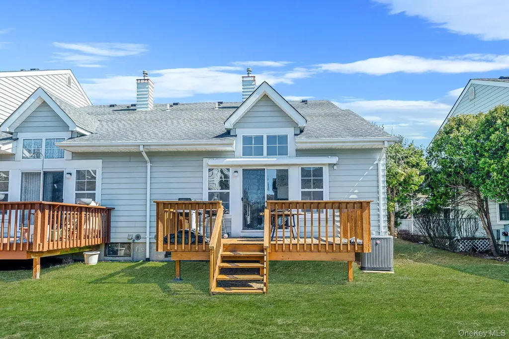 22 Fairlawn Drive Central Islip NY 11722