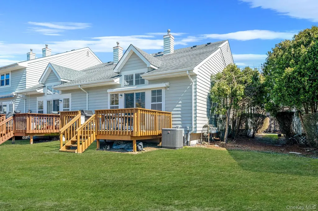 22 Fairlawn Drive Central Islip NY 11722