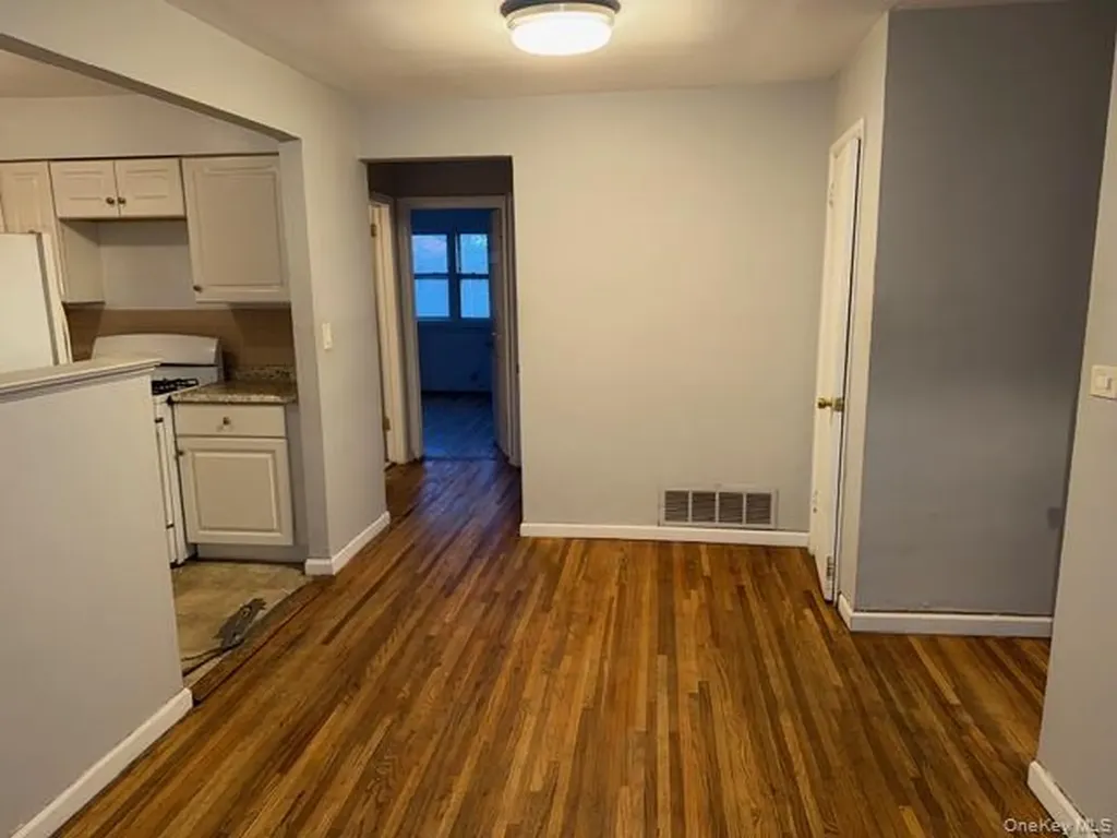 2832 Harding Avenue Bronx NY 10465