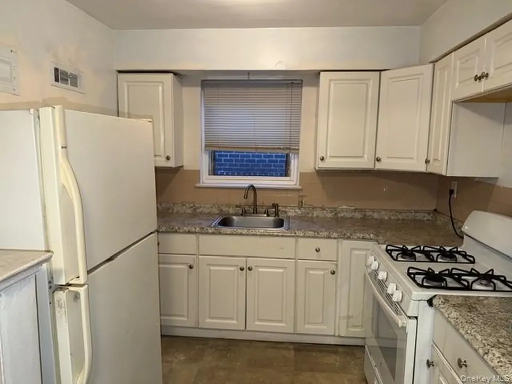 2832 Harding Avenue Bronx NY 10465