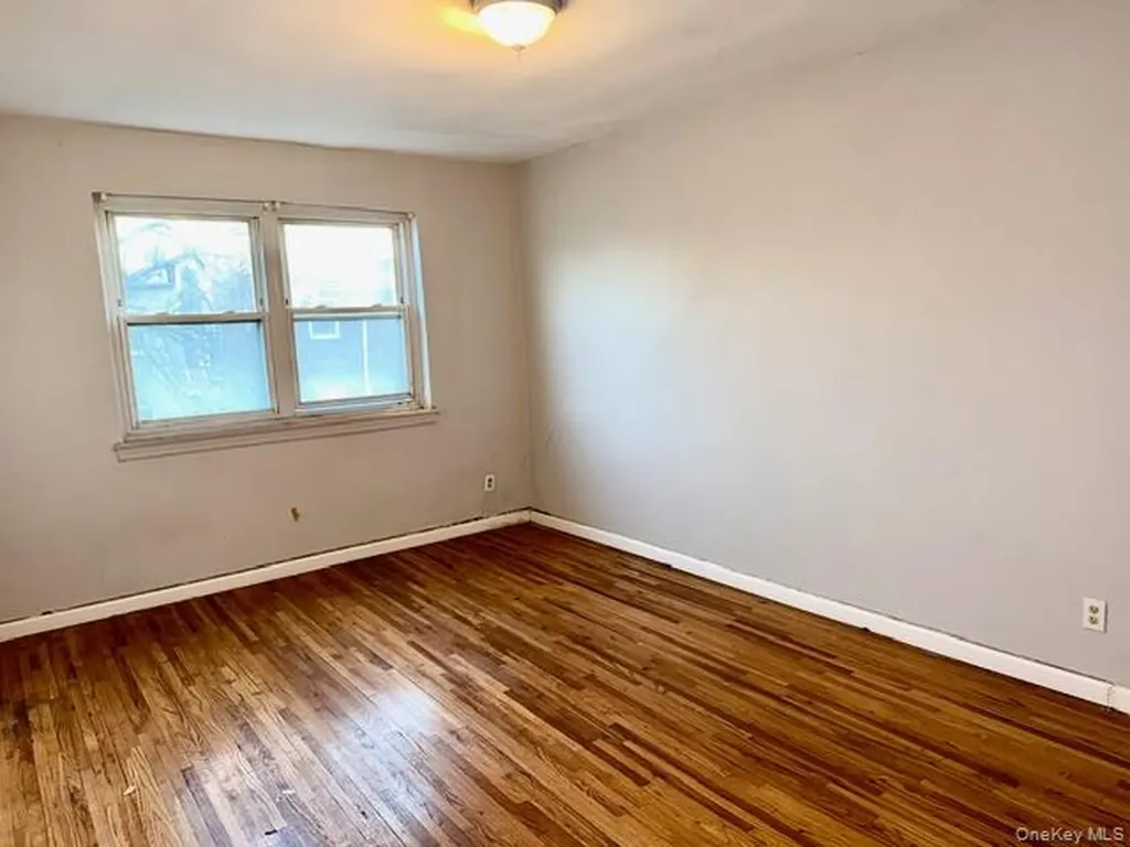 2832 Harding Avenue Bronx NY 10465