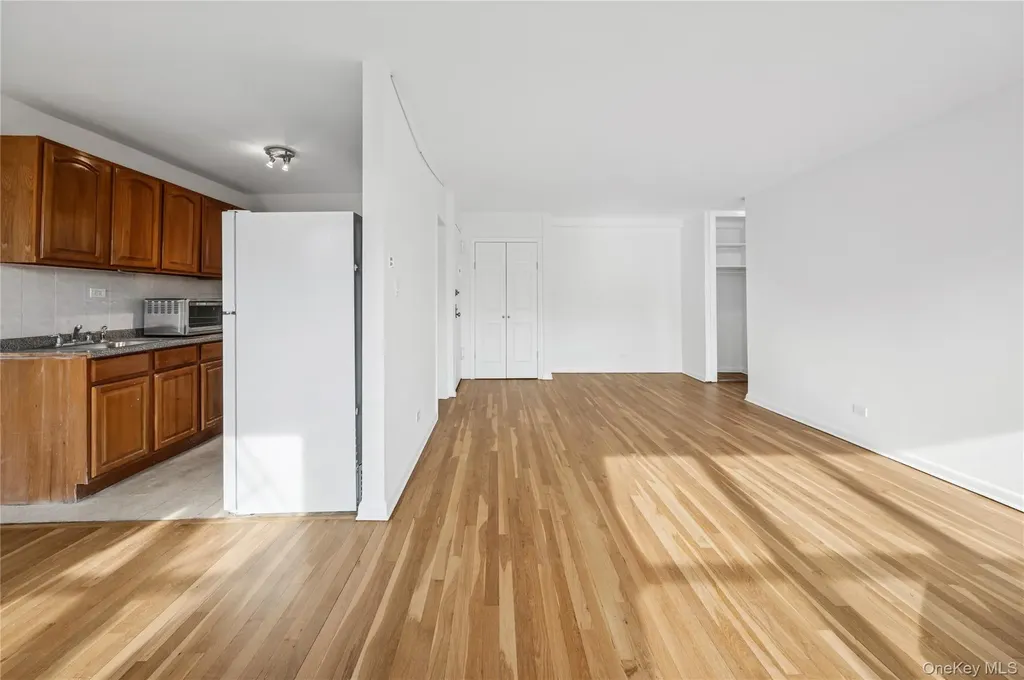 5730 Mosholu Avenue Bronx NY 10471