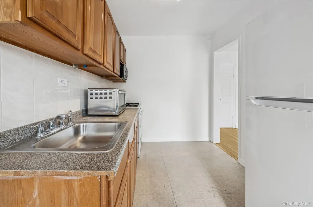 5730 Mosholu Avenue Bronx NY 10471