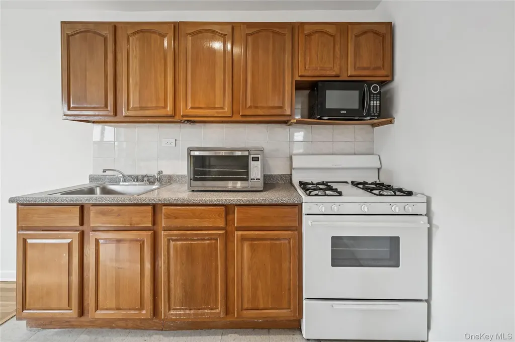 5730 Mosholu Avenue Bronx NY 10471