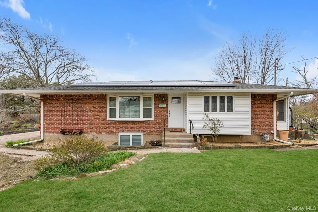1521 Pine Acres Boulevard Bay Shore NY 11706