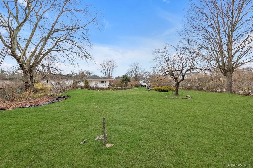 1521 Pine Acres Boulevard Bay Shore NY 11706