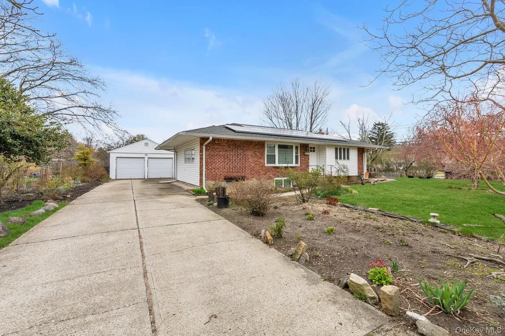 1521 Pine Acres Boulevard Bay Shore NY 11706
