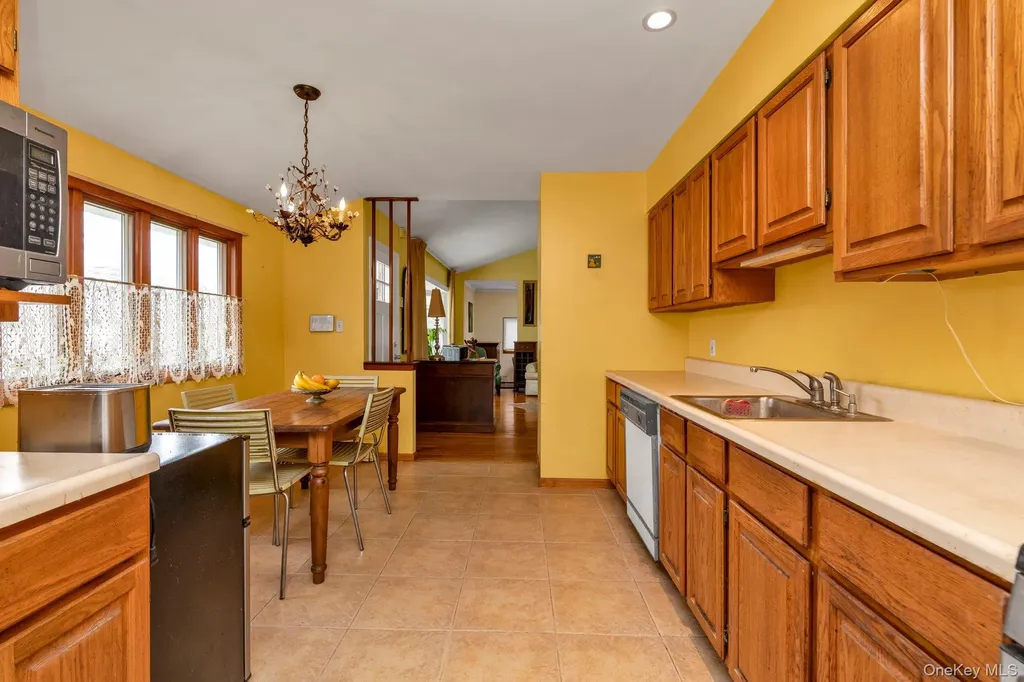 1521 Pine Acres Boulevard Bay Shore NY 11706