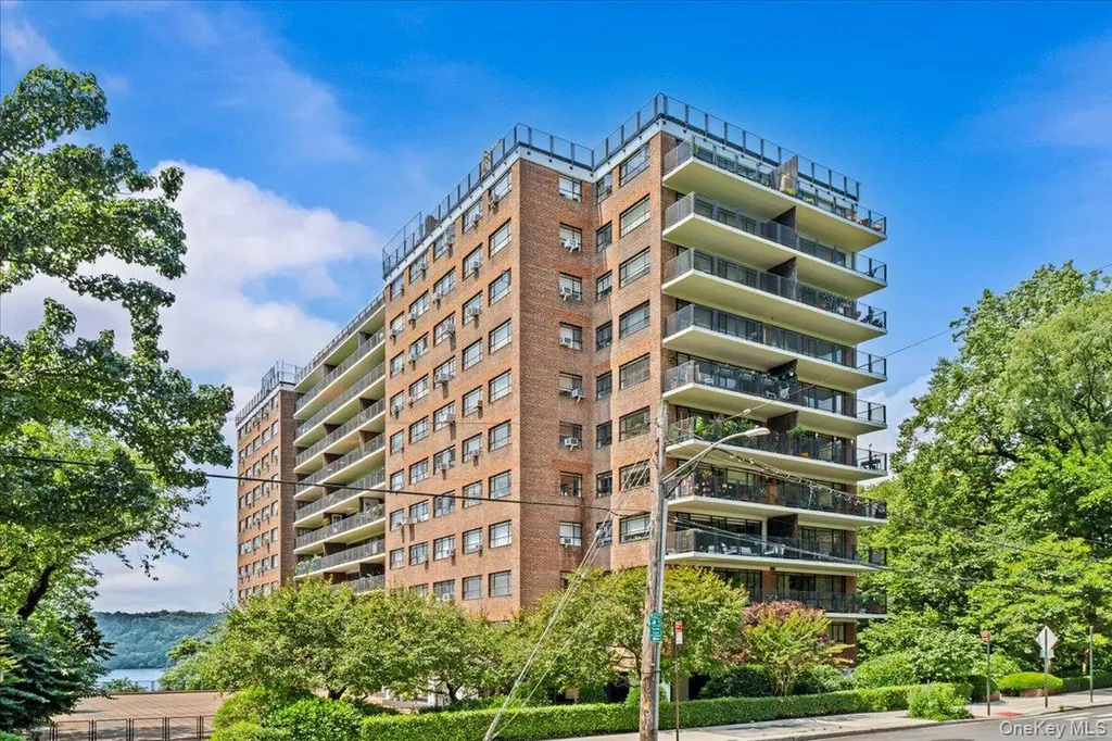 2727 Palisade Avenue Bronx NY 10463