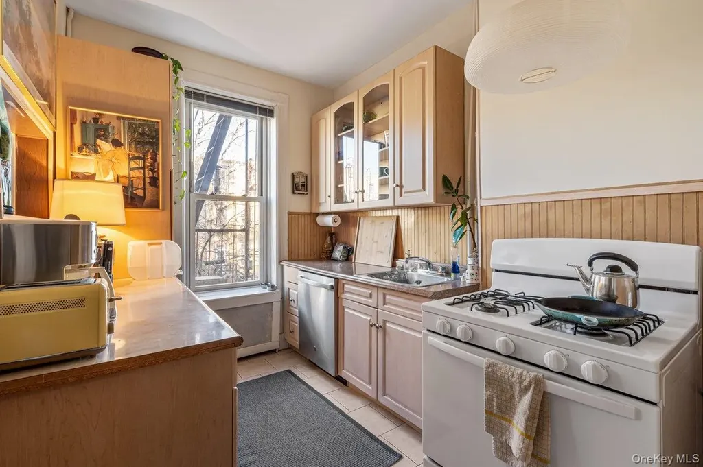 62 Sutton Street Brooklyn NY 11222