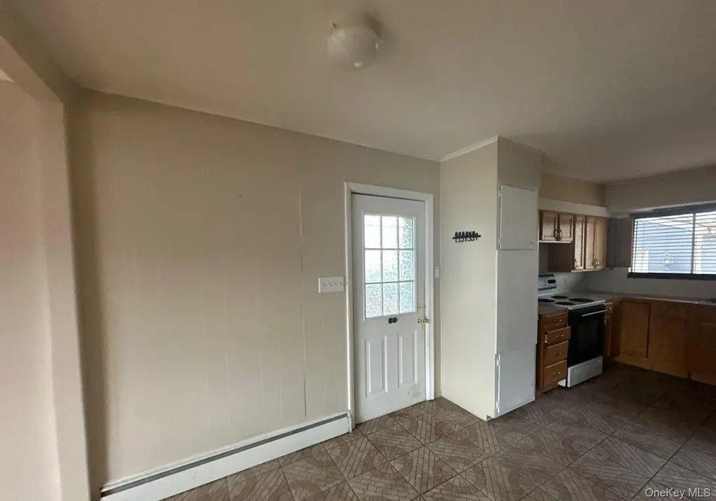 104 Weeks Road North Babylon NY 11703