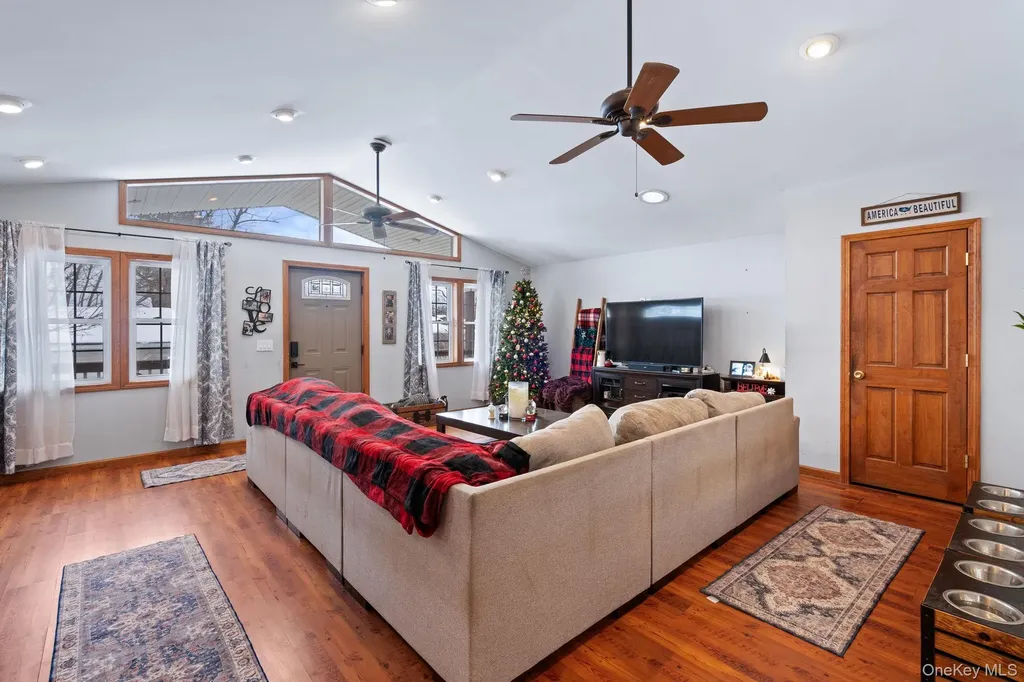 106 John Street Maybrook NY 12543