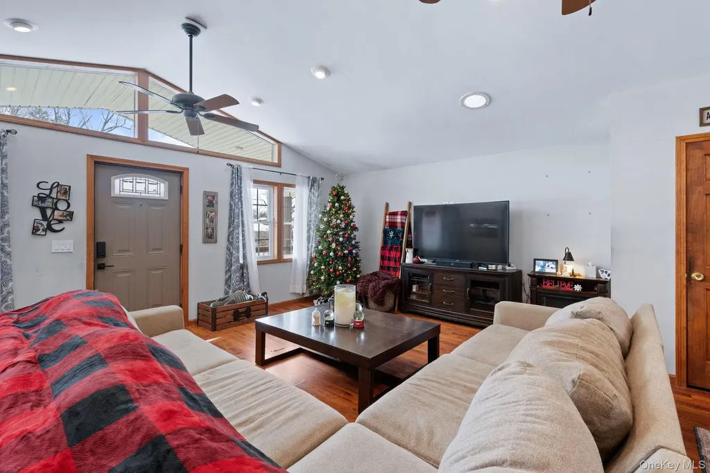 106 John Street Maybrook NY 12543