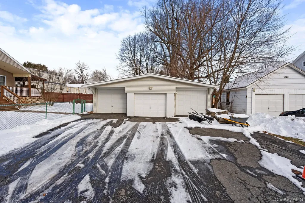 106 John Street Maybrook NY 12543