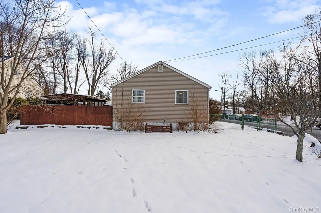 106 John Street Maybrook NY 12543