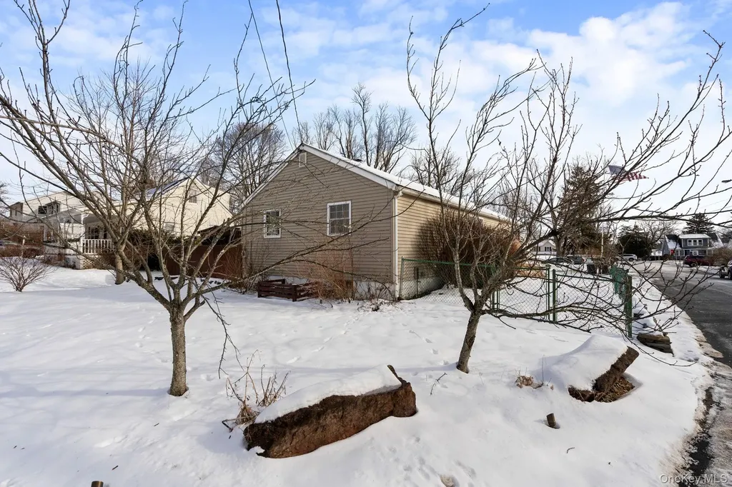 106 John Street Maybrook NY 12543