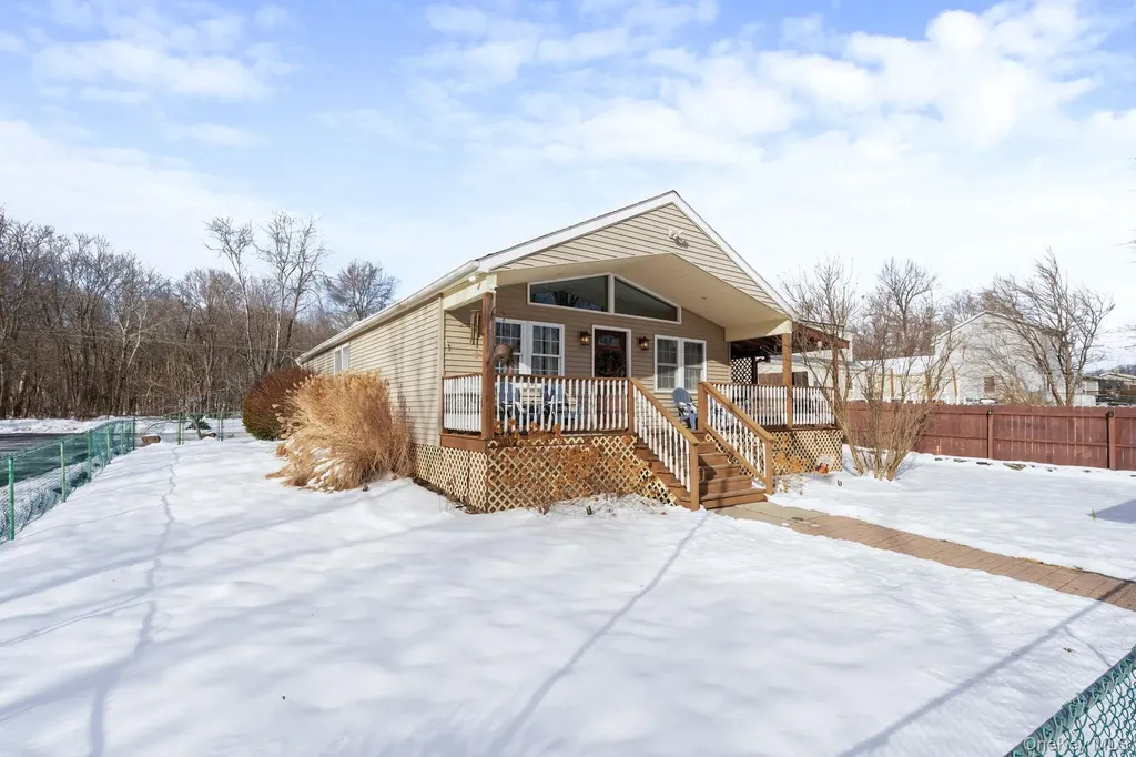 106 John Street Maybrook NY 12543