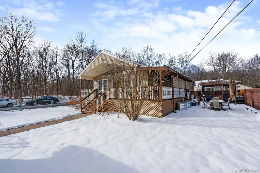 106 John Street Maybrook NY 12543