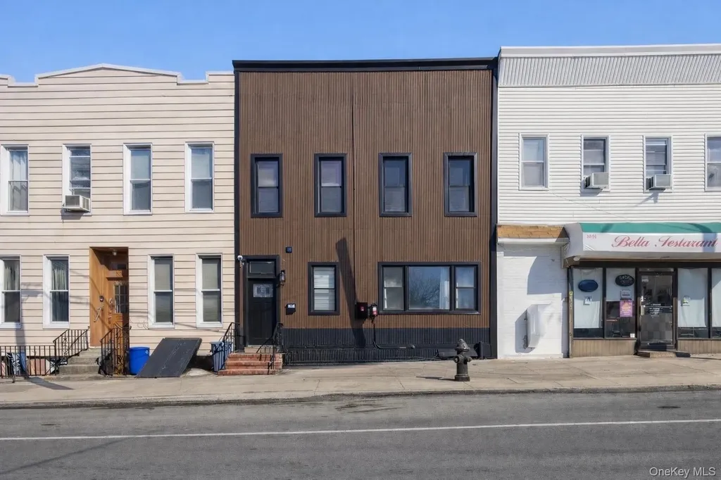 6089 54th Street Maspeth NY 11378