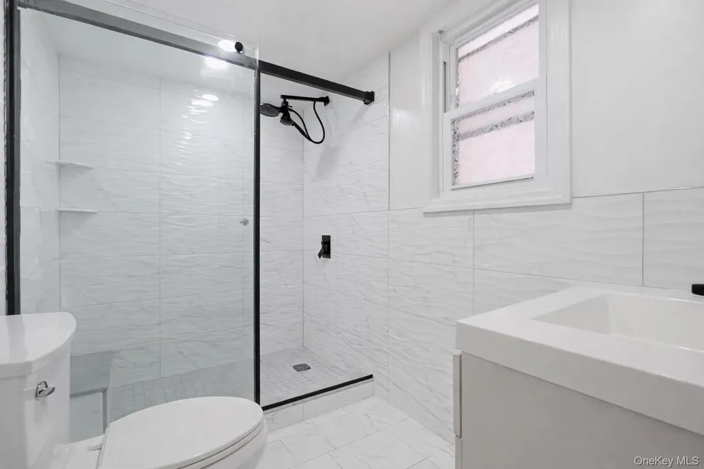 6089 54th Street Maspeth NY 11378