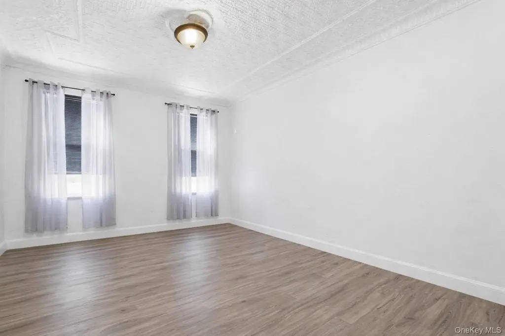 6089 54th Street Maspeth NY 11378