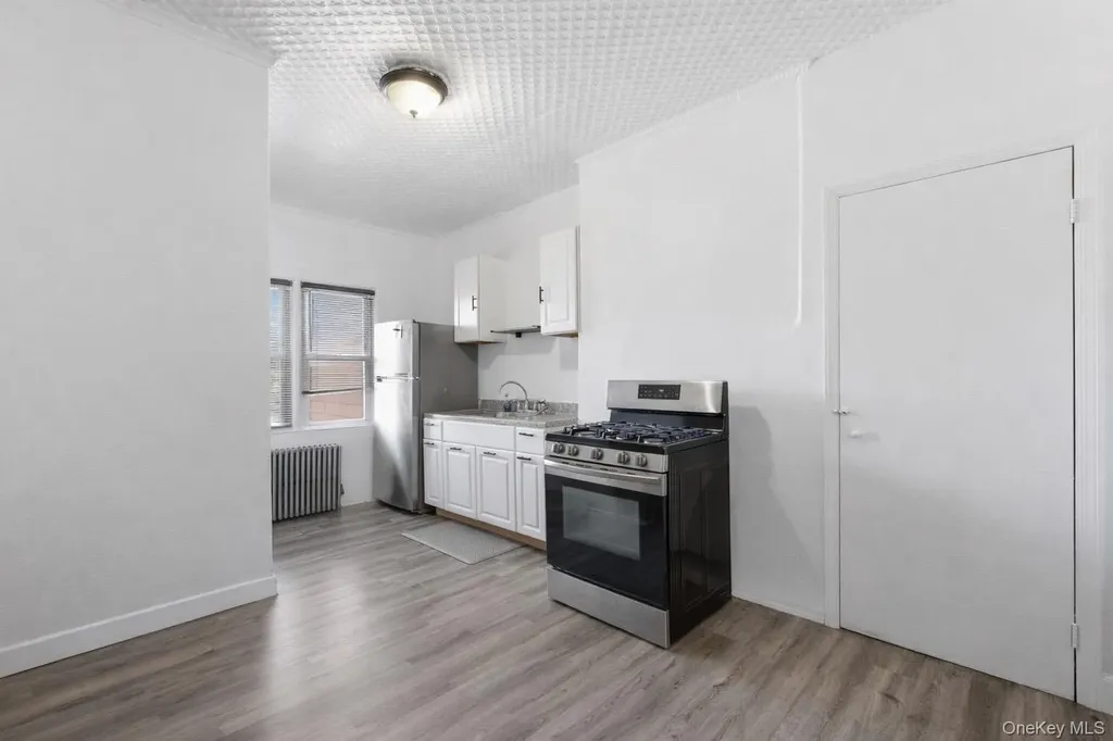 6089 54th Street Maspeth NY 11378