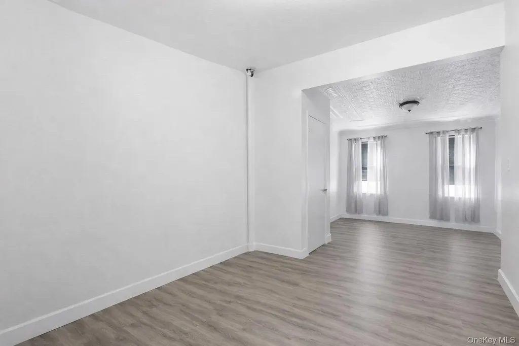 6089 54th Street Maspeth NY 11378